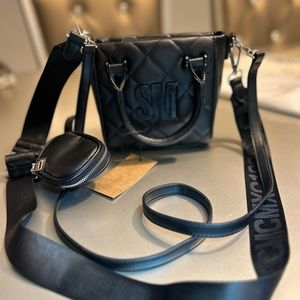 NWT! STEVE MADDEN BBABI CROSSBODY BAG W AIR POD CASE BLACK TIK TOK VIRAL
